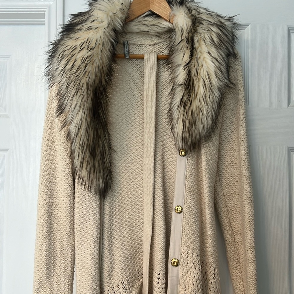 Guess sweater size m
